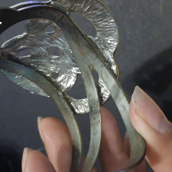 Silver tone Celtic knot cuff bracelet - Picture 7 of 8